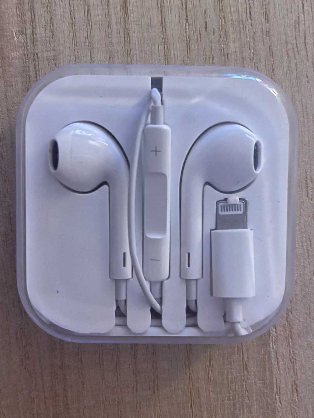 Wired Earbuds with iPhone Lightning Connector